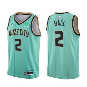 Lamelo Ball jersey. NWT. Size Medium.